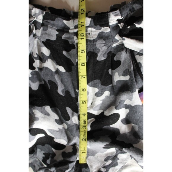 NWT BeBop Large Women Shorts Pocket Tie Waist Belted Linen Blend Black Gray Camo - Picture 6 of 10